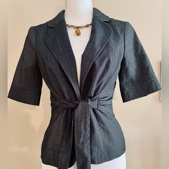 VINTAGE KNOT FRONT TIE The Limited Blazer Dark Grey & Beige Pinstripes Preppy - Picture 1 of 17